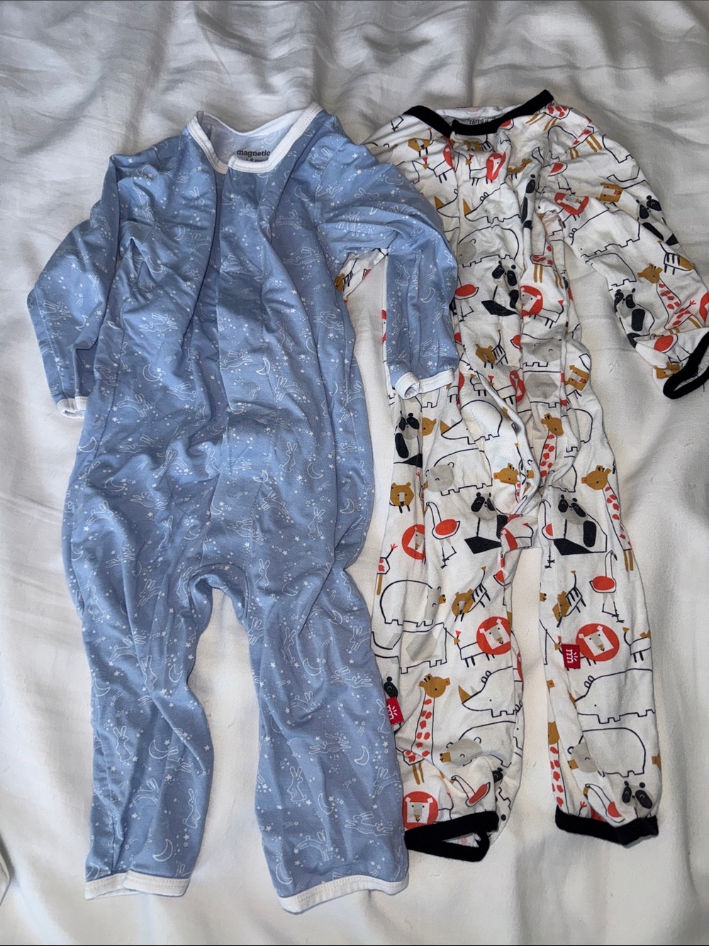 Magnetic me animal long sleeves onesies sz 6-9 months